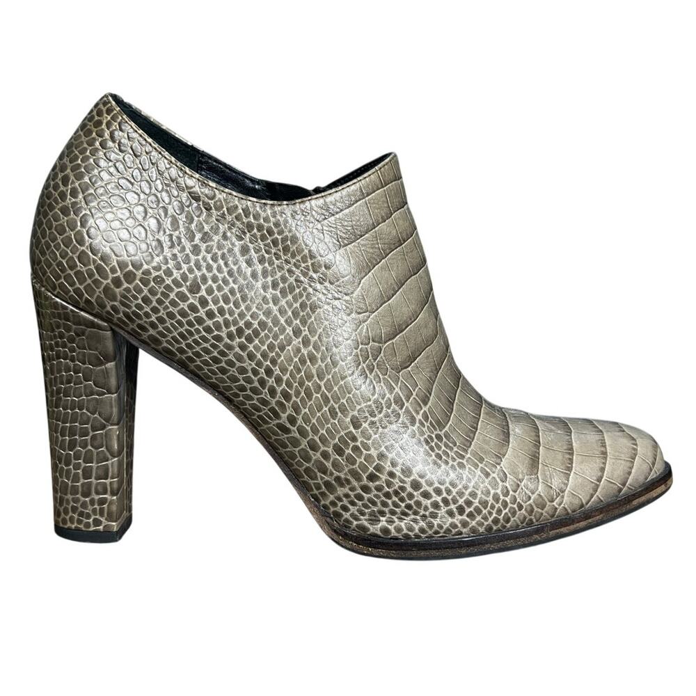 Freda Salvador Women’s Green Croc Embossed Ankle Boot Size US 7